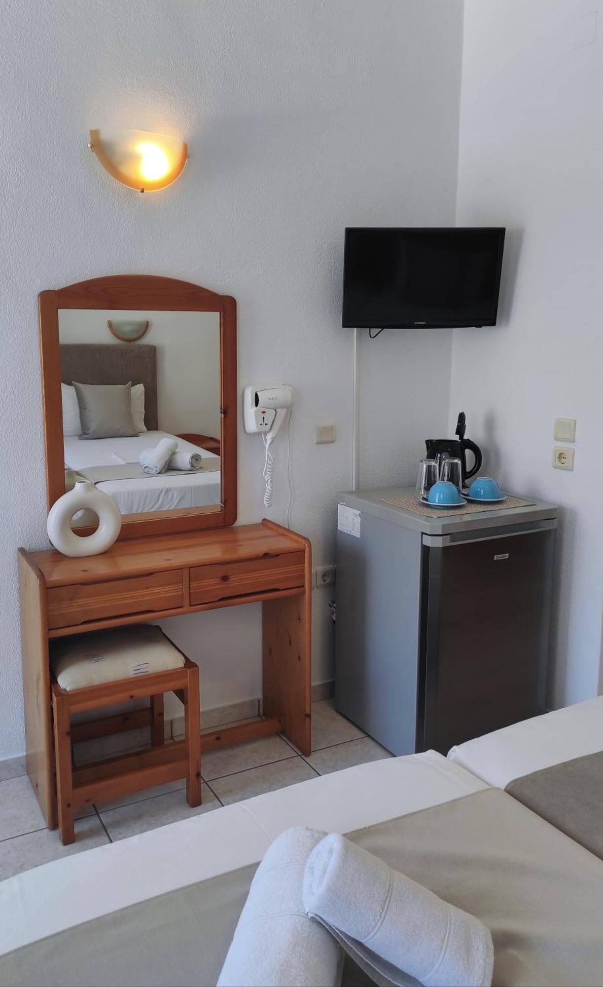 Astrofegia Rooms And Apartments Kamares  Extérieur photo